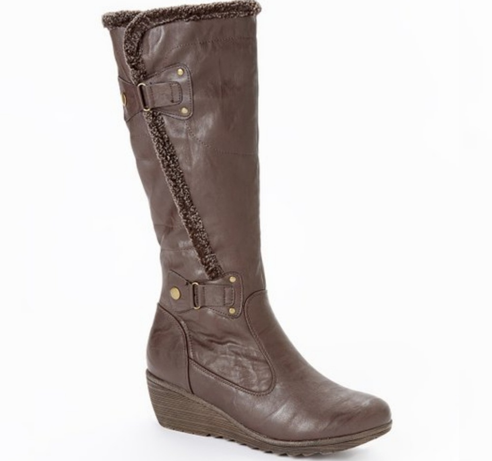 Bucco wedged boots